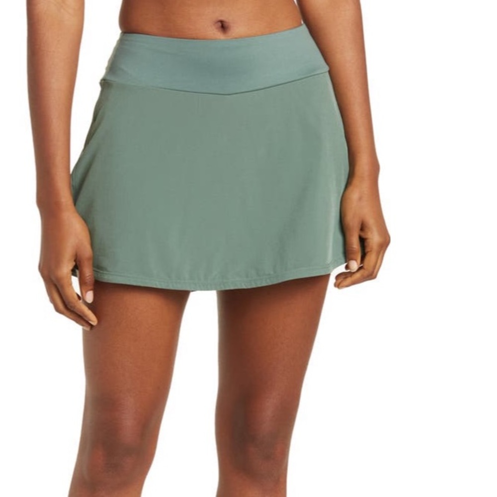 Z by Zella Aerodynamic golf skort. Size XS. Olive Green. Tennis. Golf.